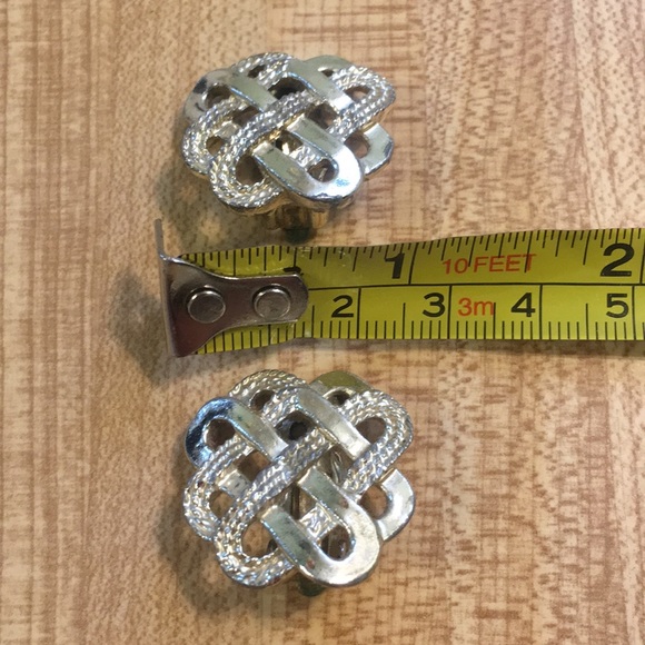 Vintage Silver Patterned Clip On Earrings - Picture 4 of 8